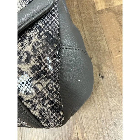 Aimee Kestenberg Leather Snakeskin Print Shoulder Bag Purse Gray 12X15 Gold Tone - Picture 4 of 16